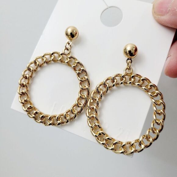 Brand New Forever 21 Gold Tone Hoops Earrings - Picture 2 of 7
